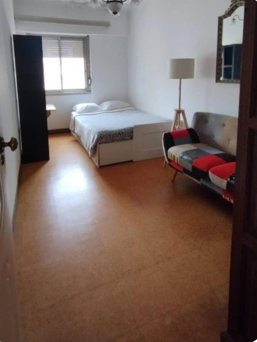 Powerful Double Bedroom close to Campolide Train Station - Lisbonne - chambre - ImmoJeune