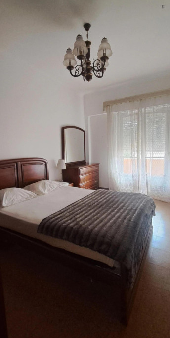 Inspiring Double Bedroom close to NOVA University - Lisbonne - chambre - ImmoJeune