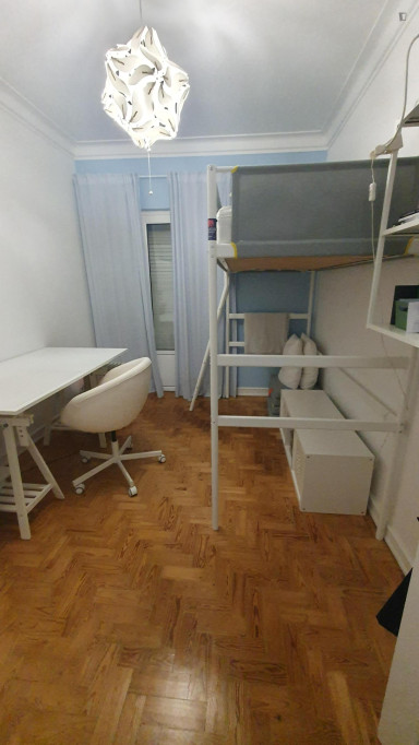 Exciting Single Bedroom close to Moscavide Train Station - Lisbonne - chambre - ImmoJeune