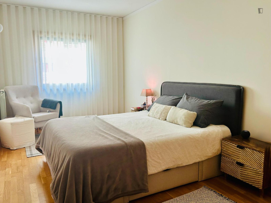 Awesome Double Bedroom close to IADE University - Lisbonne - chambre - ImmoJeune