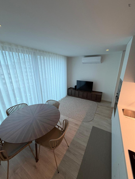 Captivating 1 Bedroom Apartment close to ISEP - Porto - chambre - ImmoJeune