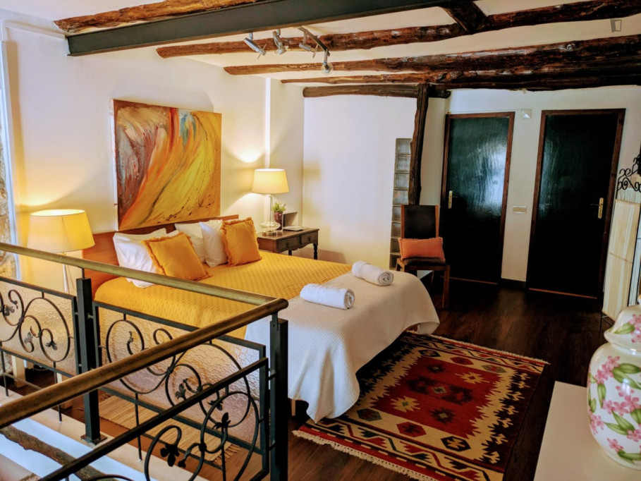 Charming studio set within a renovated 18th-century house - Porto - chambre - ImmoJeune