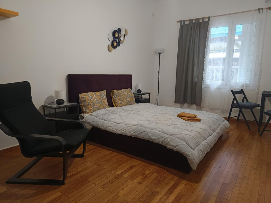 Very comfy double bedroom in Pangrati - Athens - chambre - ImmoJeune