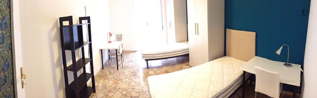 Single bed in twin bedroom in renovated apartment ideal for Bocconi students - Milan - chambre - ImmoJeune