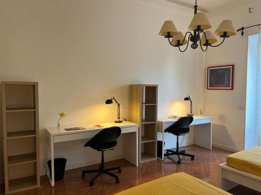 Bed in nice twin bedroom near Istria metro - Milan - chambre - ImmoJeune