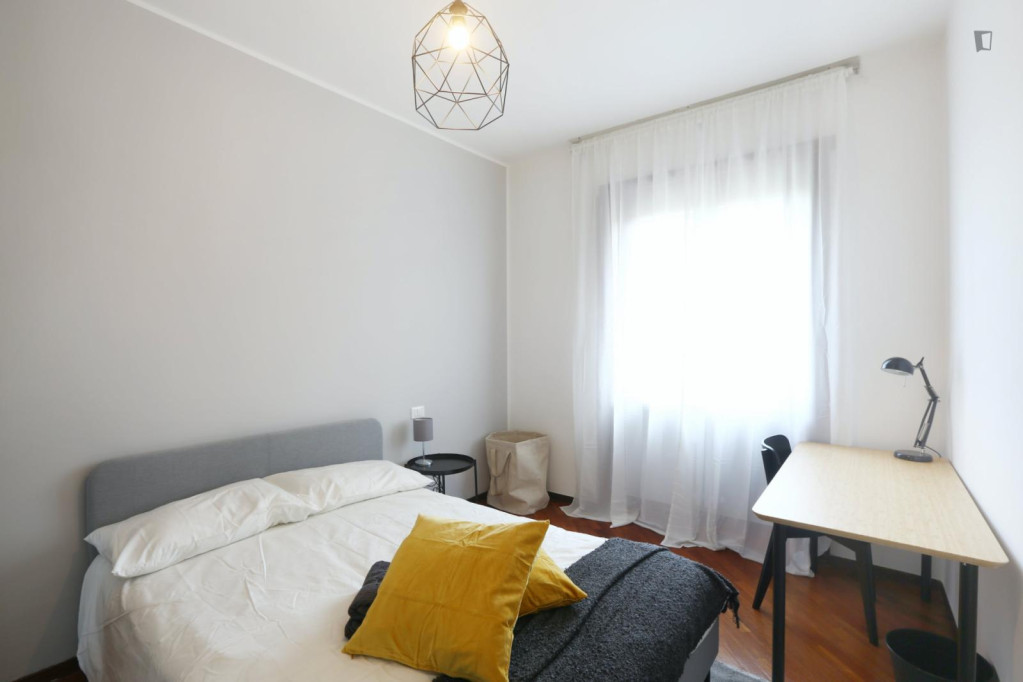 Bright double bedroom close to Milano Lambrate train station - Milan - chambre - ImmoJeune