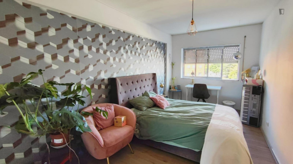 Luminous Double Bedroom close to Salgueiros Metro - Porto - chambre - ImmoJeune