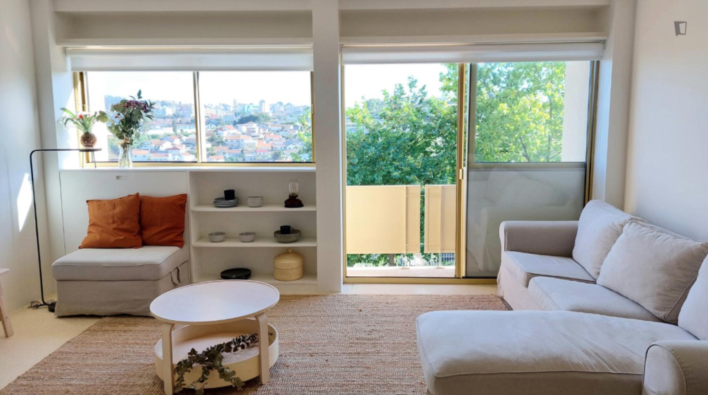 Astonishing 1 Bedroom Apartment with a balcony & Douro view - Porto - chambre - ImmoJeune