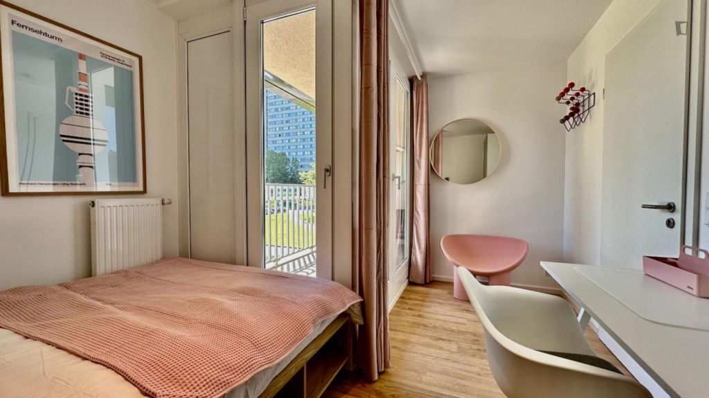Modern double bedroom in Mitte - Berlin - chambre - ImmoJeune