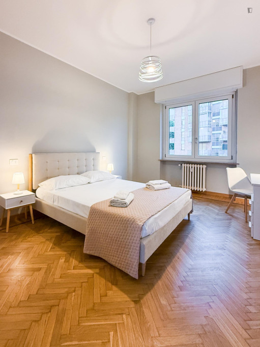 Lovely 2-Bedroom Apartment - Turin - chambre - ImmoJeune