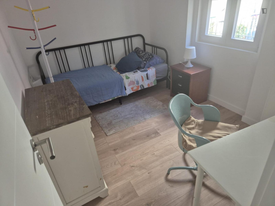 Nice Single Bedroom close to Viewpoint of Monte Agudo - Lisbonne - chambre - ImmoJeune