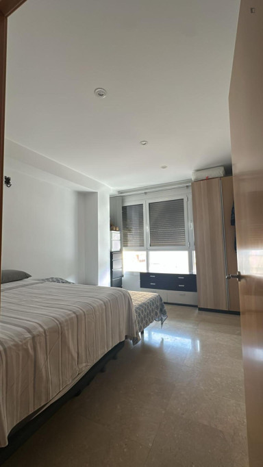 Single Bedroom in 2 bedroom apartment  - Barcelone - chambre - ImmoJeune