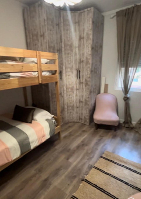 Very cosy bunk bedroom in Les Roquetes - Canyelles (Nou Barris) - Barcelone - chambre - ImmoJeune