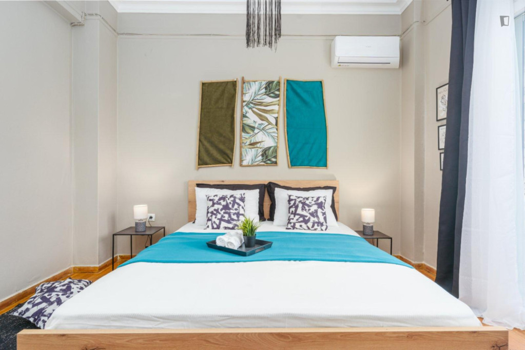 Lovely double bedroom in Omonoia - Athens - chambre - ImmoJeune