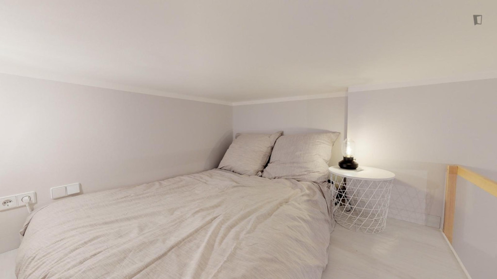 Welcoming studio near Rosenthaler Platz metro station - Berlin - chambre - ImmoJeune