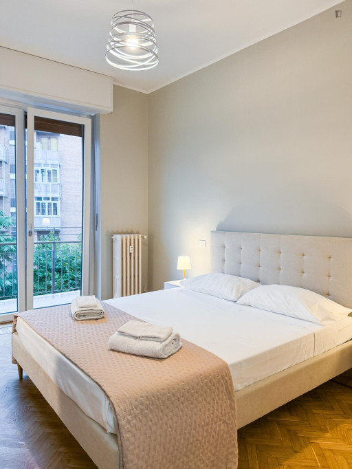 2-Bedroom Apartment in Turin - Turin - chambre - ImmoJeune