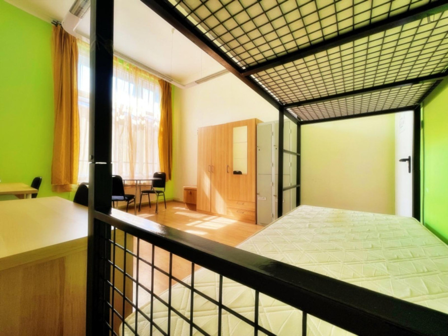 Bed in a tasteful twin bedroom, in the Ferencváros neighbourhood - Budapest - chambre - ImmoJeune