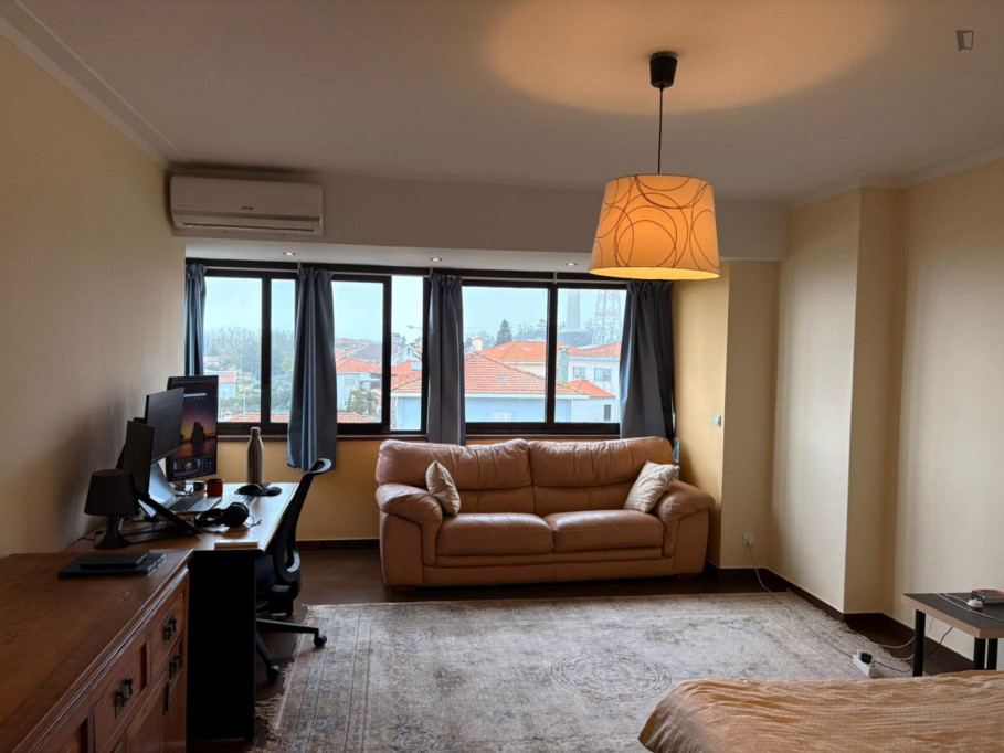 Private room with working area - Vila Nova de Gaia - chambre - ImmoJeune