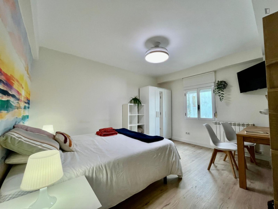 Welcoming double bedroom in the San José district - Zaragoza - chambre - ImmoJeune