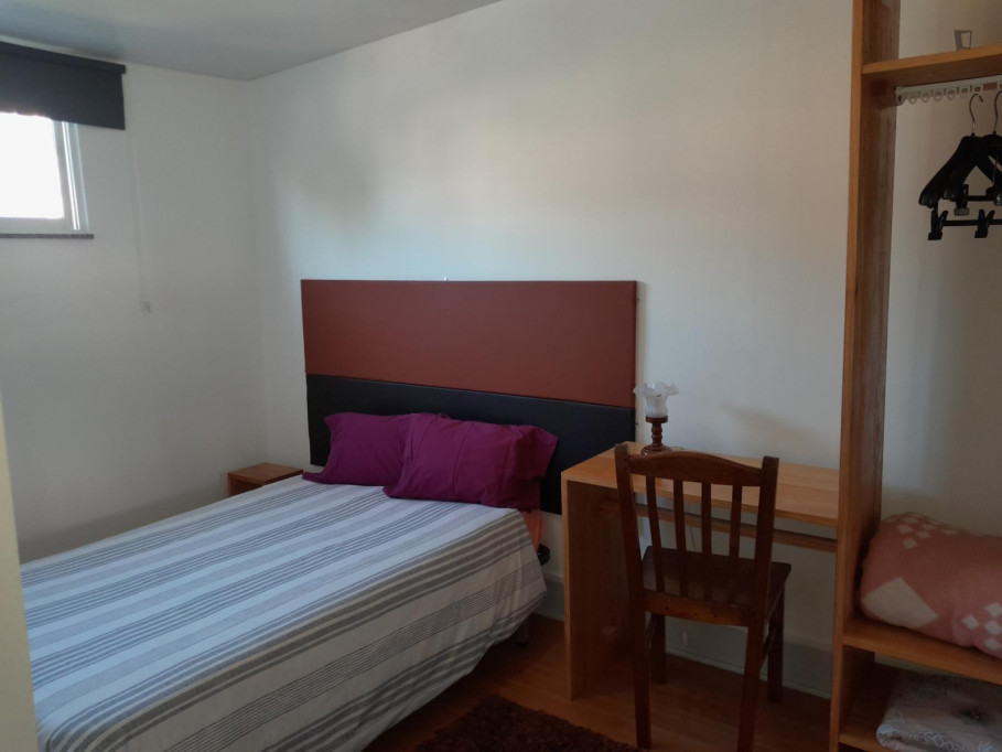 Very nice single bedroom in Baixa de Santa Clara - Coimbra - chambre - ImmoJeune