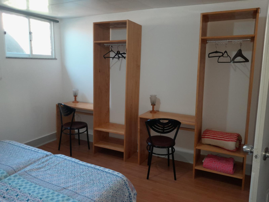 Lovely twin bedroom in Baixa de Santa Clara - Coimbra - chambre - ImmoJeune