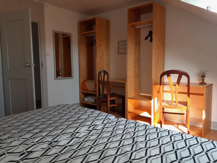 Cosy twin bedroom in Baixa de Santa Clara - Coimbra - chambre - ImmoJeune