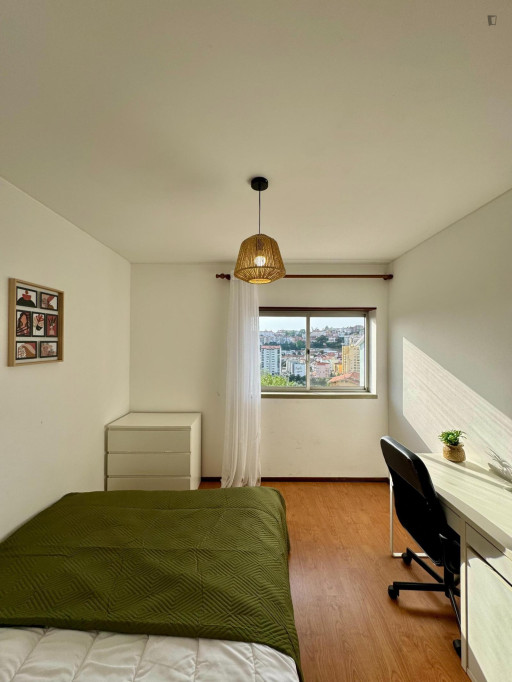 Charming Single Bedroom close to University of Coimbra - Coimbra - chambre - ImmoJeune