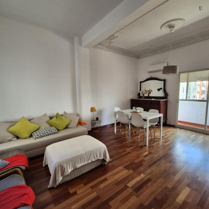Charming 3-bedroom apartment in El Carmen - Valence - chambre - ImmoJeune