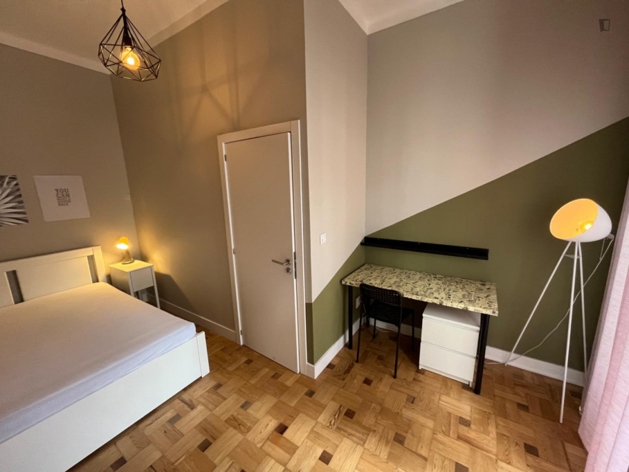 Room near seminário Santarém doble bed - Santarem - chambre - ImmoJeune