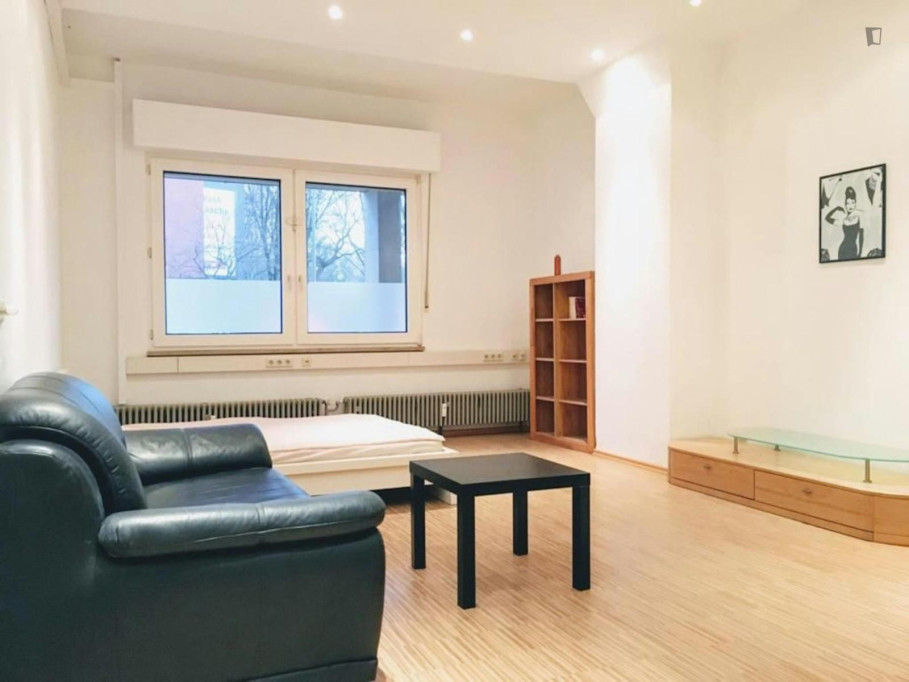 Inviting single bedroom near Dortmund Stadthaus station - Dortmund - chambre - ImmoJeune