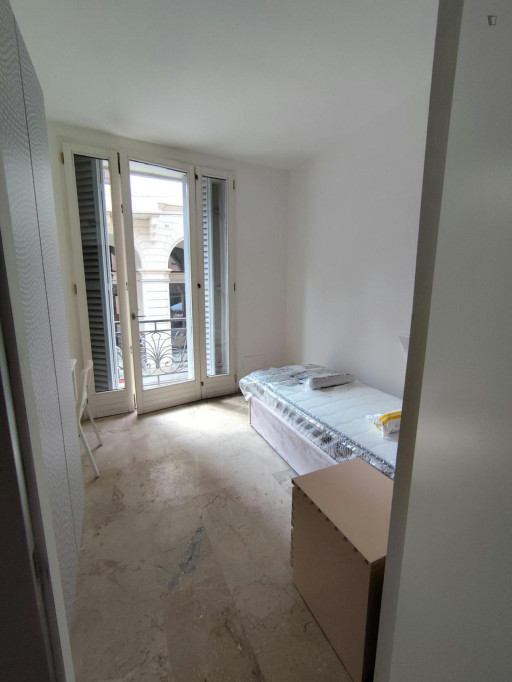 Cute single bedroom with balcony in central Bologna - Bologne - chambre - ImmoJeune