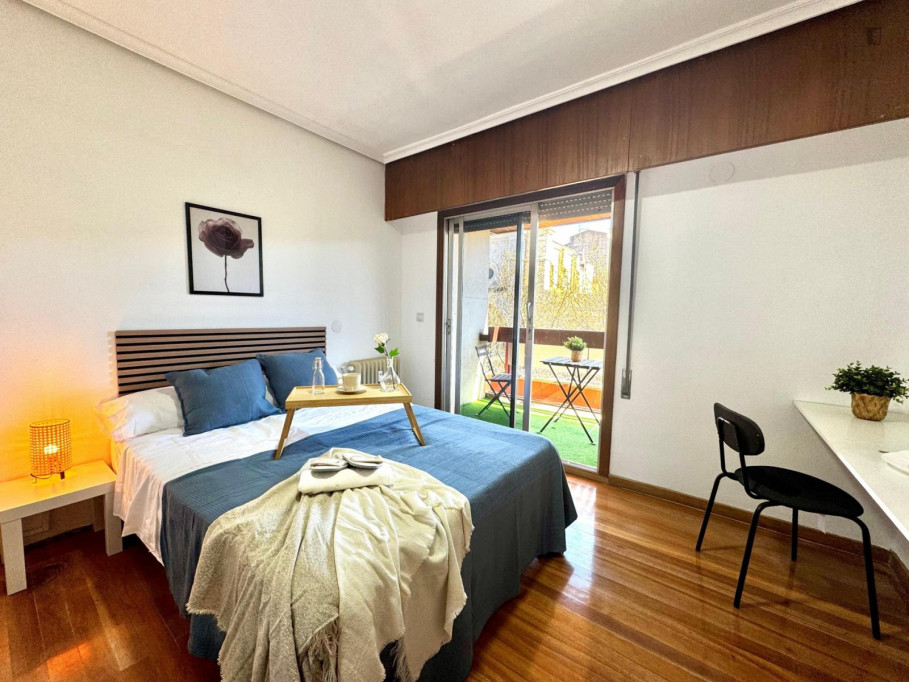 Inviting double bedroom in Guadalajara - Madrid - chambre - ImmoJeune