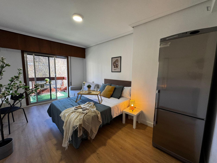 Spacious double ensuite bedroom in Guadalajara - Madrid - chambre - ImmoJeune