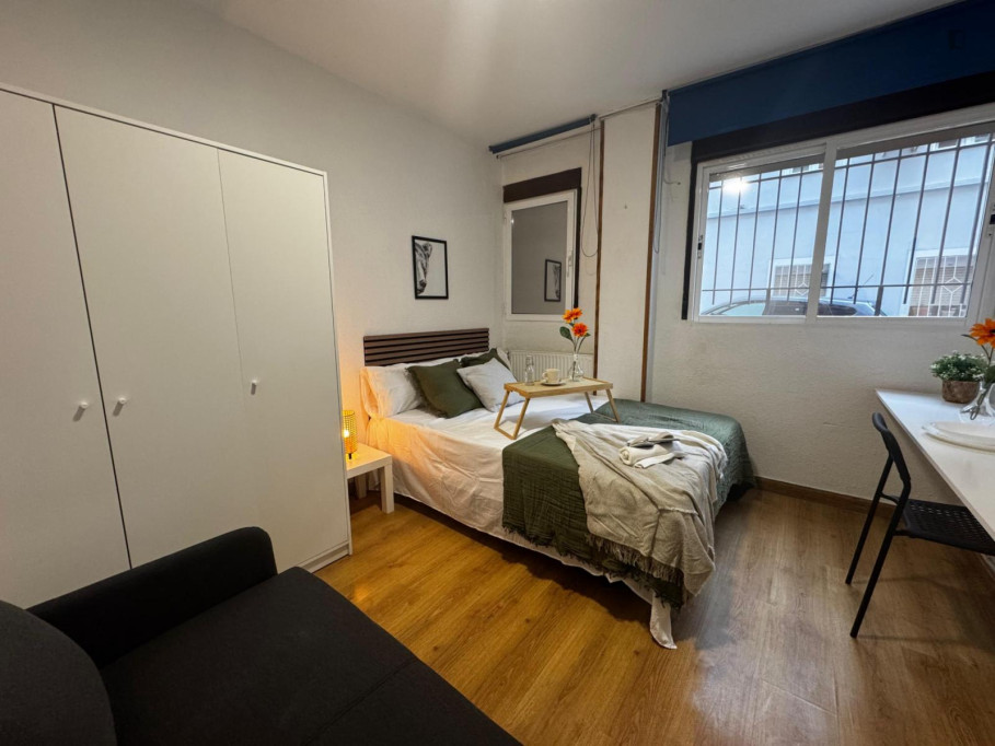 Elegant double bedroom in Quintana - Madrid - chambre - ImmoJeune