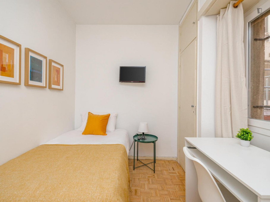 Neat single bedroom near Bilbao metro station - Madrid - chambre - ImmoJeune