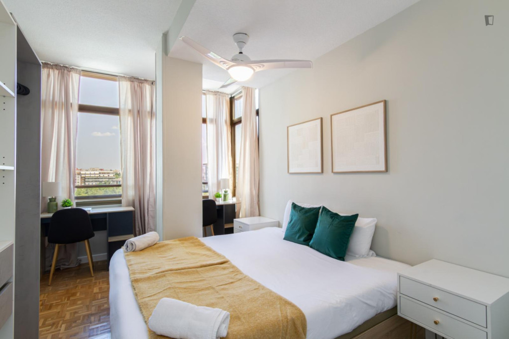 Neat double bedroom in Cuatro Caminos - Madrid - chambre - ImmoJeune