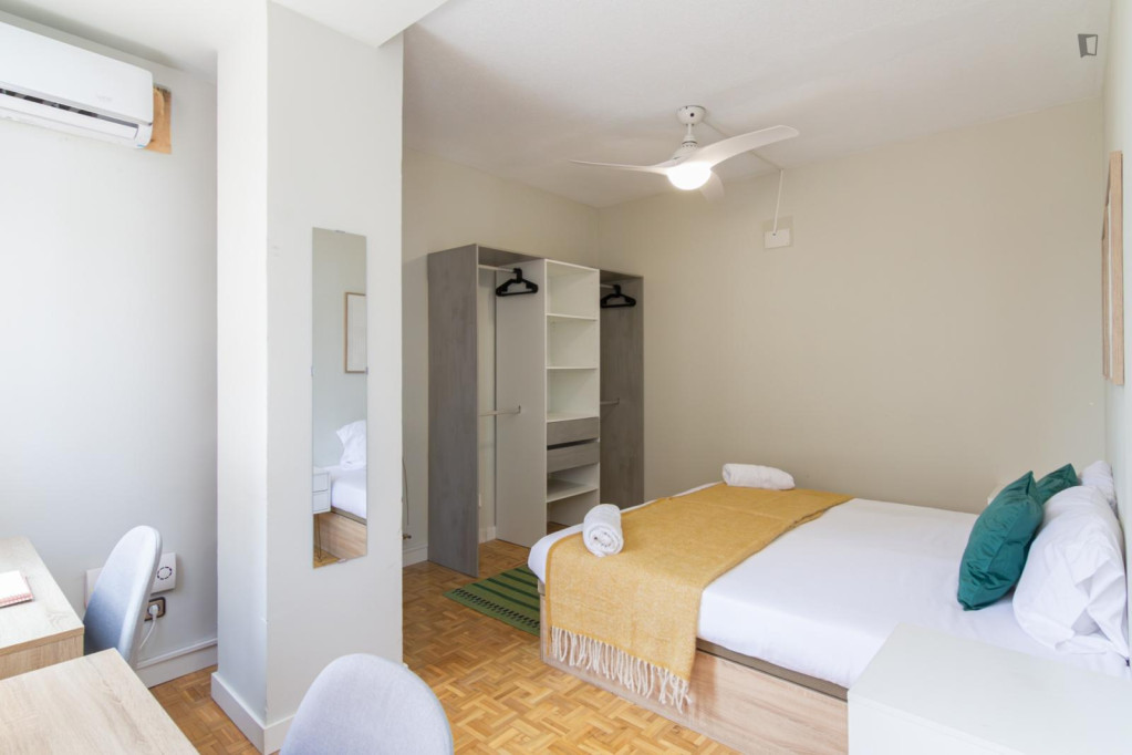 Cosy double bedroom in Cuatro Caminos - Madrid - chambre - ImmoJeune