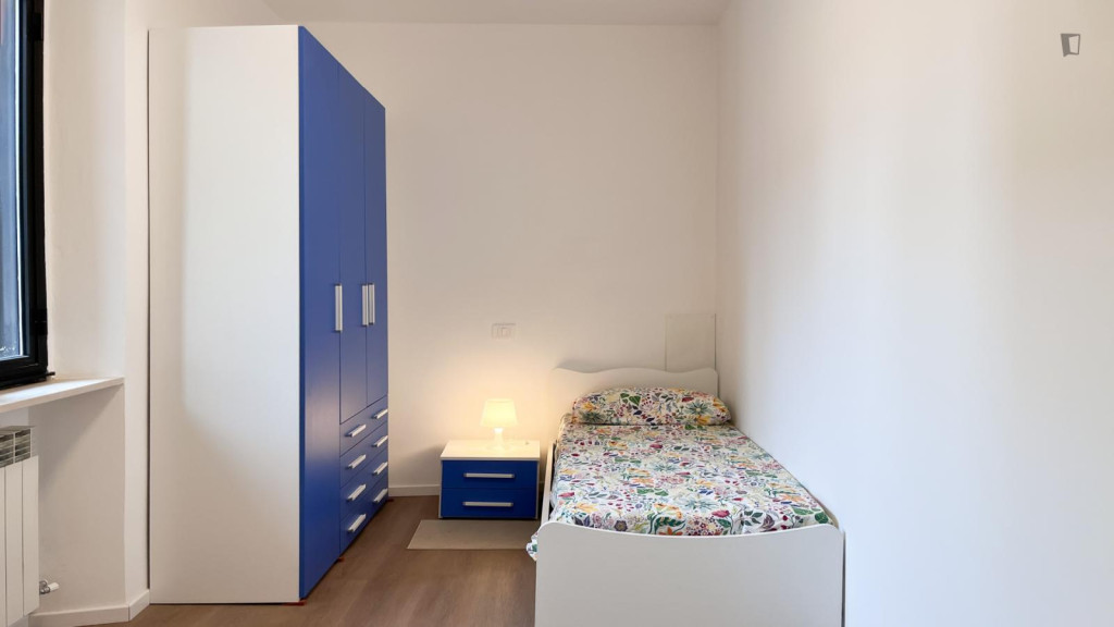 Cozy single bedroom in modern apartment in the Greco area - Milan - chambre - ImmoJeune