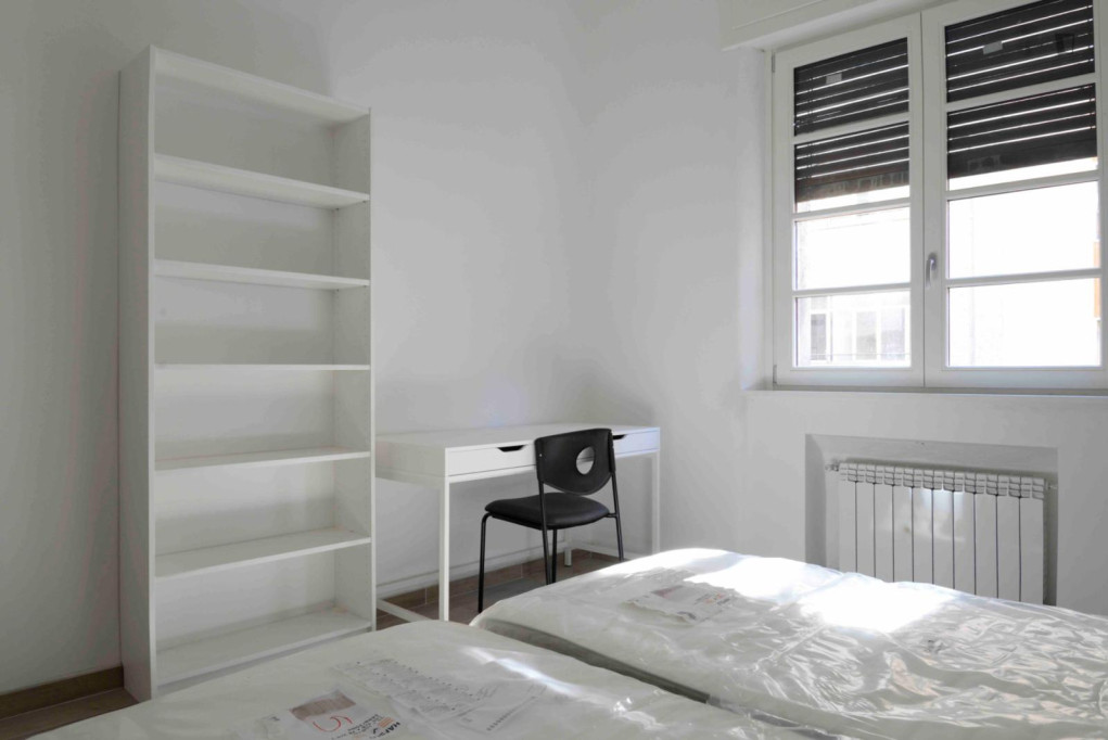Welcoming double bedroom near Corvetto metro station - Milan - chambre - ImmoJeune