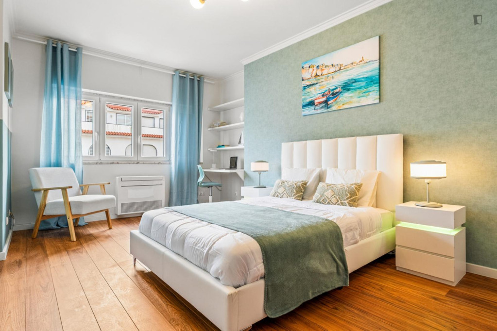 Attractive double bedroom near the Santo Amaro train station - Lisbonne - chambre - ImmoJeune