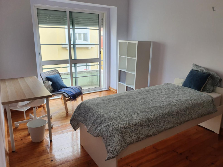 Single bedroom with a balcony, in Alameda - Lisbonne - chambre - ImmoJeune