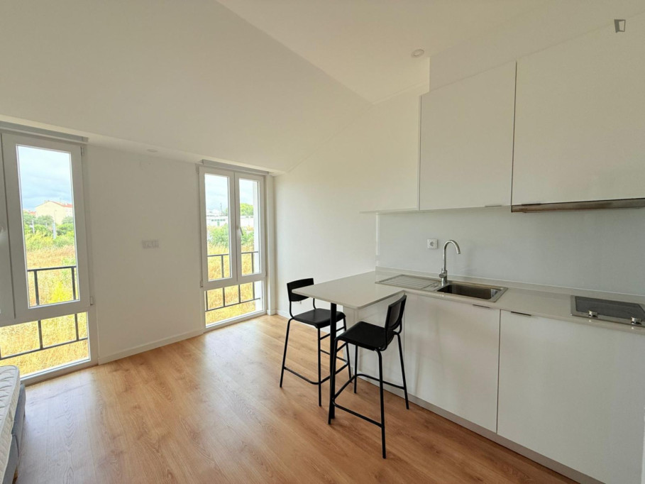 Very cool studio 35 in Costa da Caparica, Almada - Lisbonne - chambre - ImmoJeune