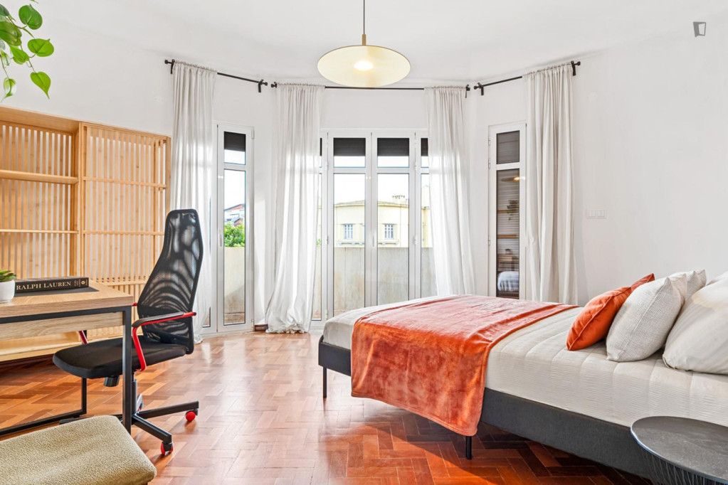 Spacious double bedroom next to the Parque Eduardo VII - Lisbonne - chambre - ImmoJeune