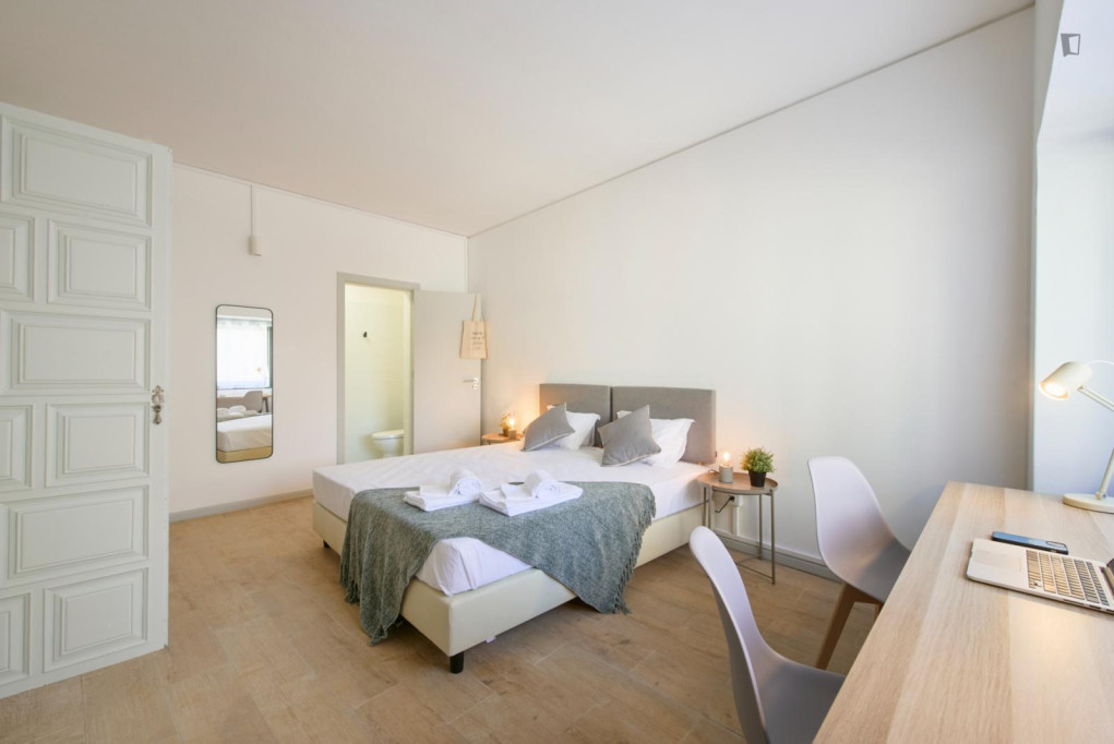 Big twin ensuite bedroom in Arroios - Lisbonne - chambre - ImmoJeune