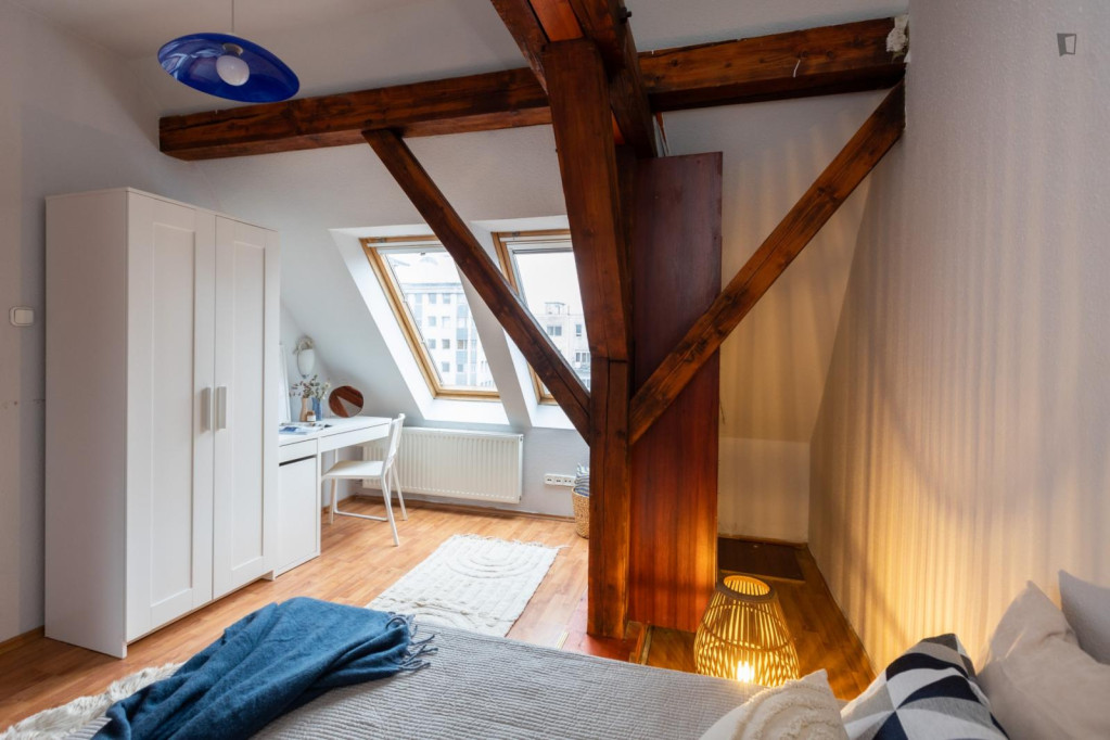 Welcoming double bedroom near Bajcsy-Zsilinszky út metro - Budapest - chambre - ImmoJeune