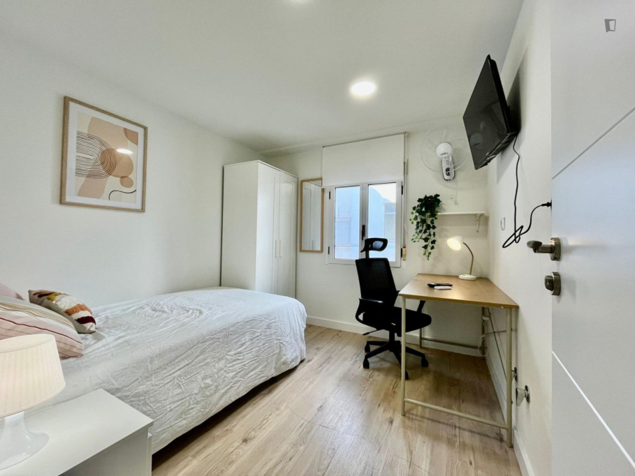 Neat and cosy single bedroom near Parque de Pignatelli - Zaragoza - chambre - ImmoJeune