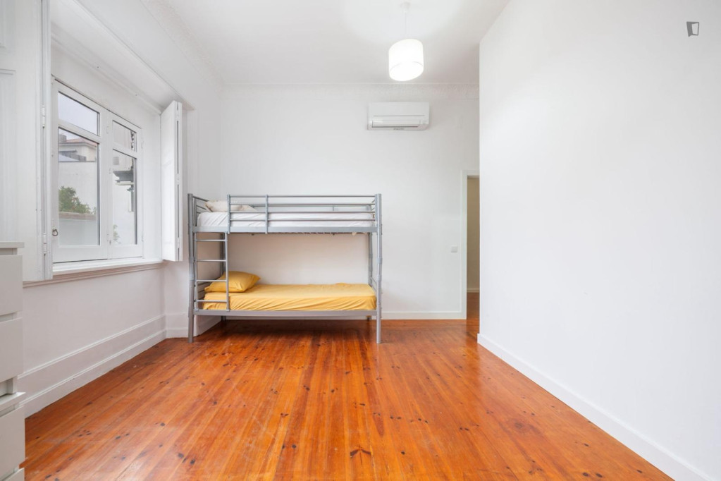 Sunny studio next to Faculdade de Economia - Coimbra - chambre - ImmoJeune