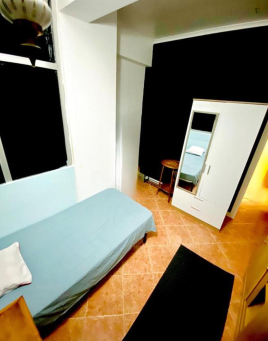 Pleasant bedroom in Benfica - Lisbonne - chambre - ImmoJeune
