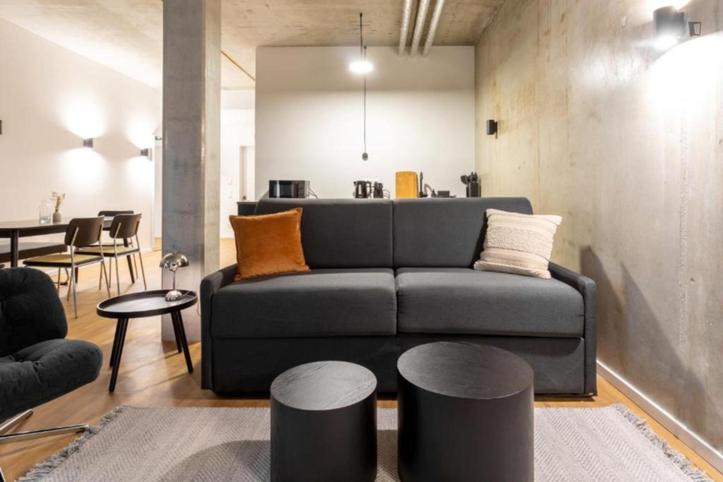 Modern 2 Bedroom Apartment close to Stralauer Glasklumpen - Berlin - chambre - ImmoJeune