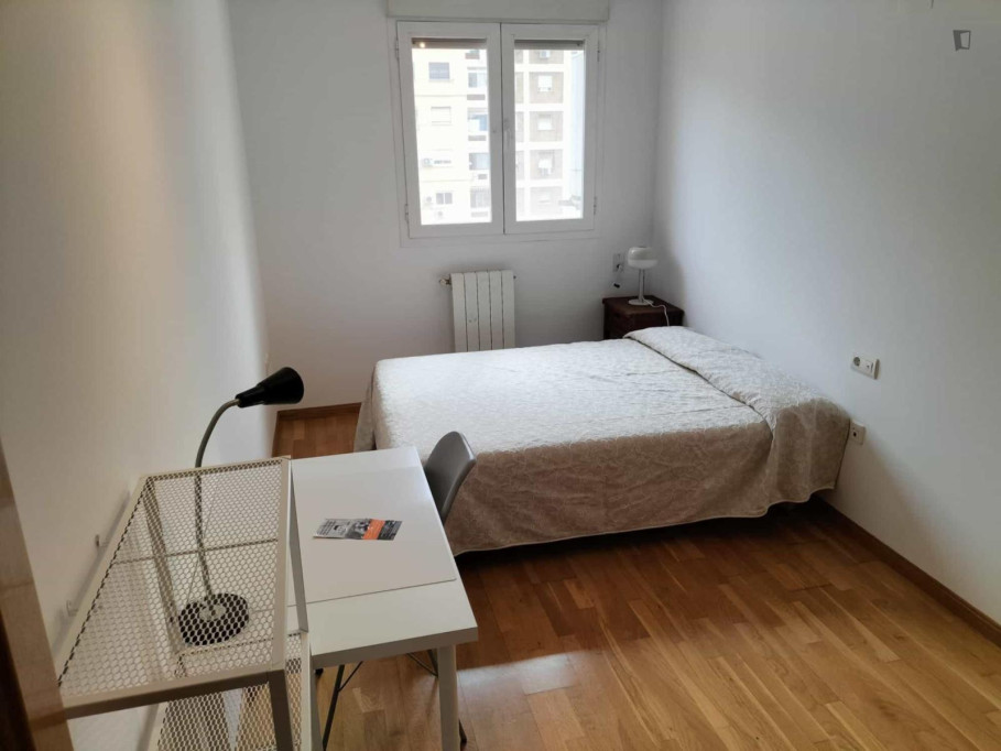 Neat double bedroom in Mestalla - Valence - chambre - ImmoJeune